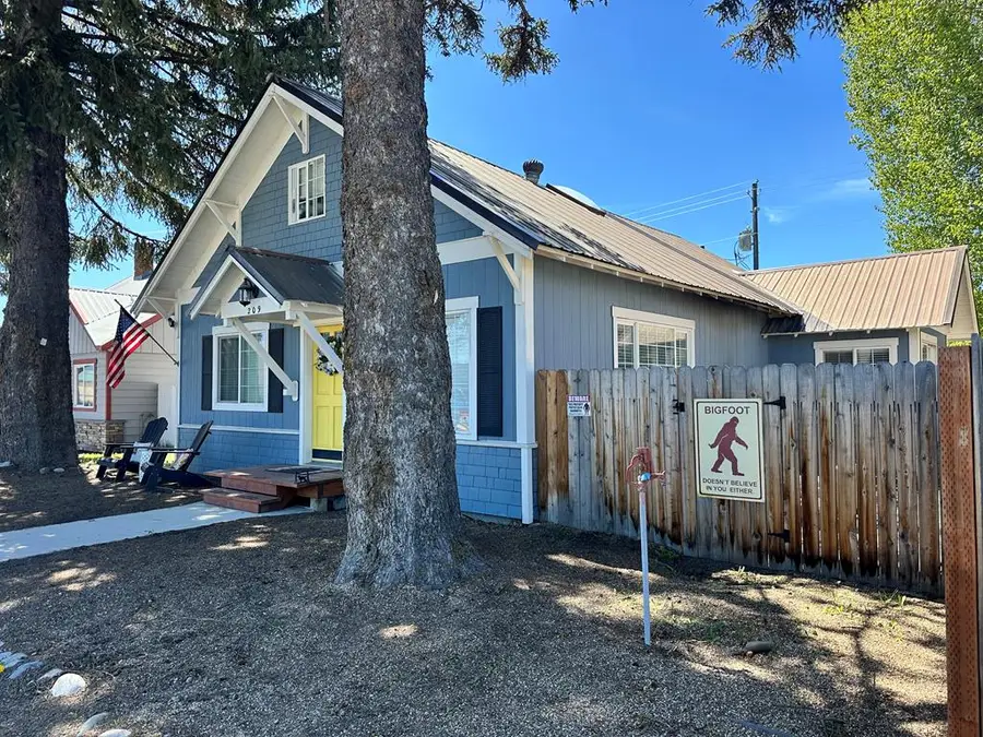 209 S Front Street, Cascade, ID 83616 - #2