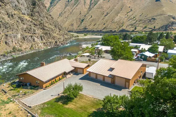 420-422 S Main Street, Riggins, ID 83549