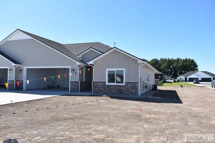 422 Zions St, Shelley, ID 83274 - Image #2