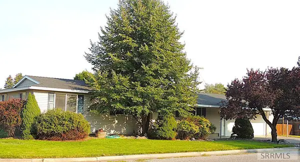 530 6th W, ST ANTHONY, ID 83445