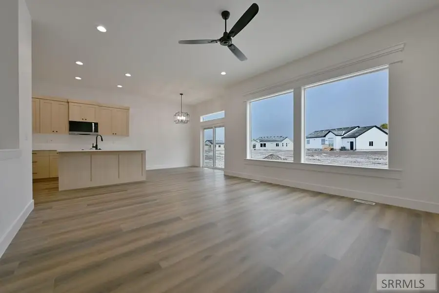 6251 Fenwood Lane, Ammon, ID 83406 - Image #2