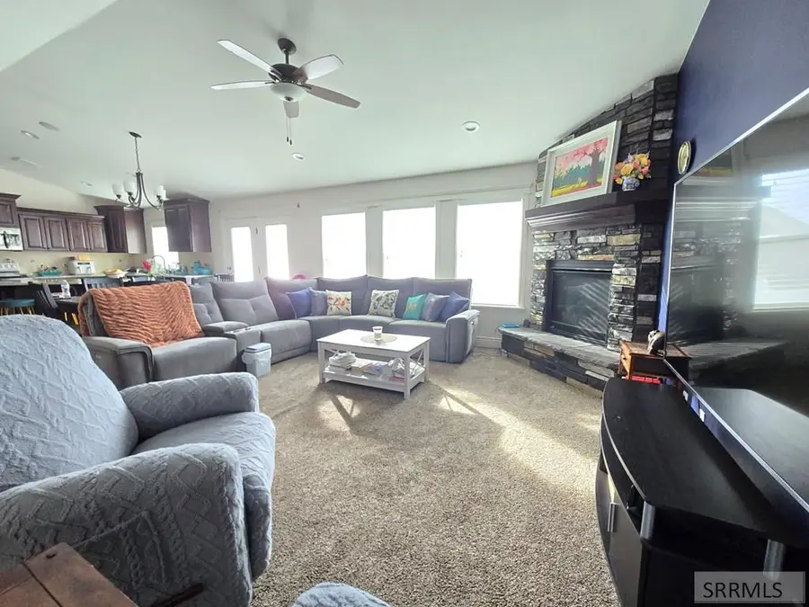 460 Austin Avenue, Sugar City, ID 83448 - Image #3