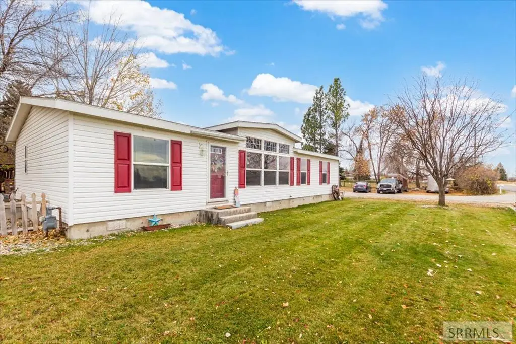 297 N Hansen Avenue, Shelley, ID 83274 - Image #1