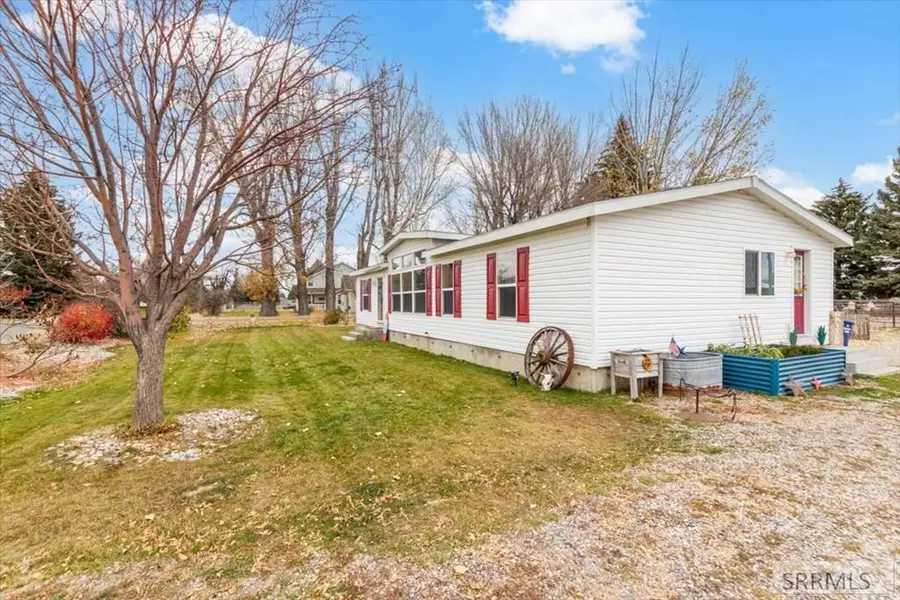 297 N Hansen Avenue, Shelley, ID 83274 - Image #2