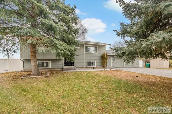 2920 45th E, IDAHO FALLS, ID 83401