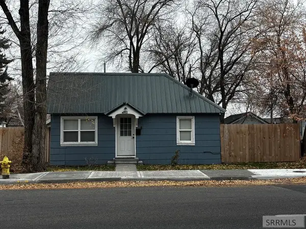 692 Lomax Street, IDAHO FALLS, ID 83401