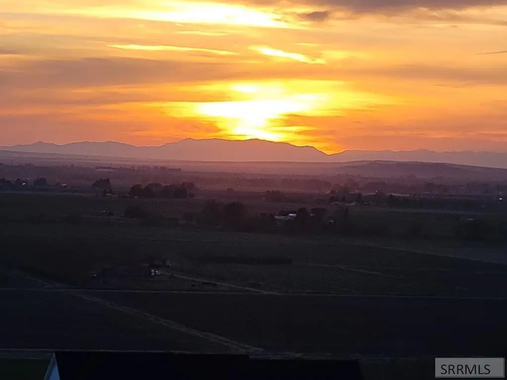 5860 Enos Dr, Idaho Falls, ID 83401 - Image #1