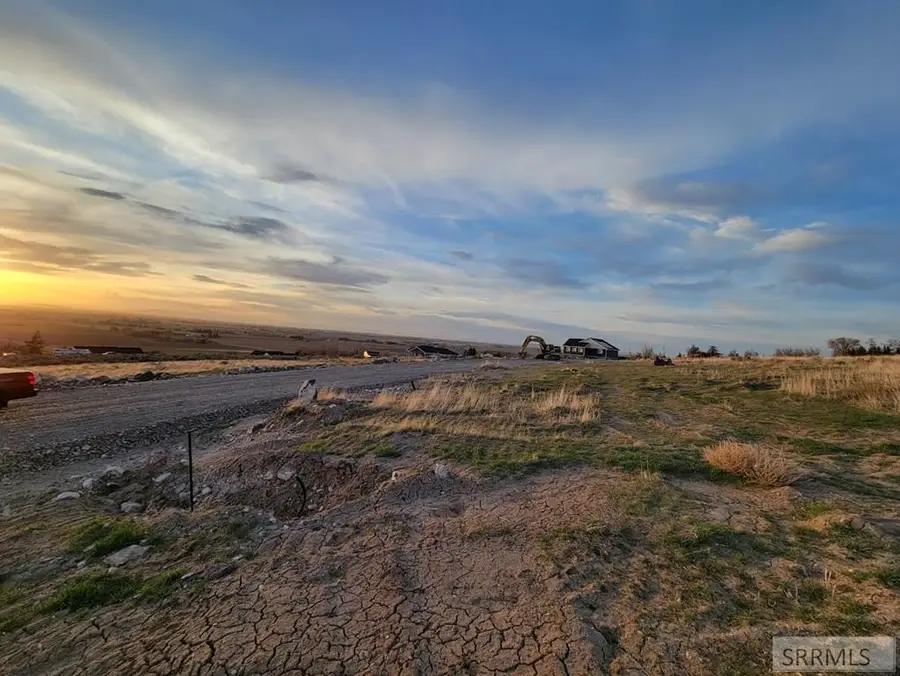 5770 Enos Dr, Idaho Falls, ID 83401 - Image #2