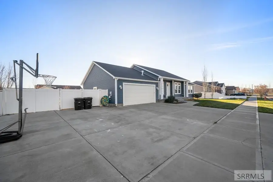 3838 Tawzer Way, Ammon, ID 83406 - Image #3