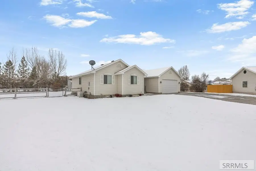 4388 Aschli Lane, Idaho Falls, ID 83406 - Image #2