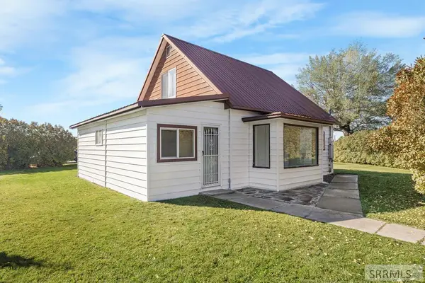 590 Park Avenue, ARCO, ID 83213