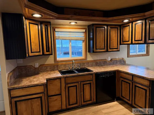 2932 Arthur Street, AMERICAN FALLS, ID 83211