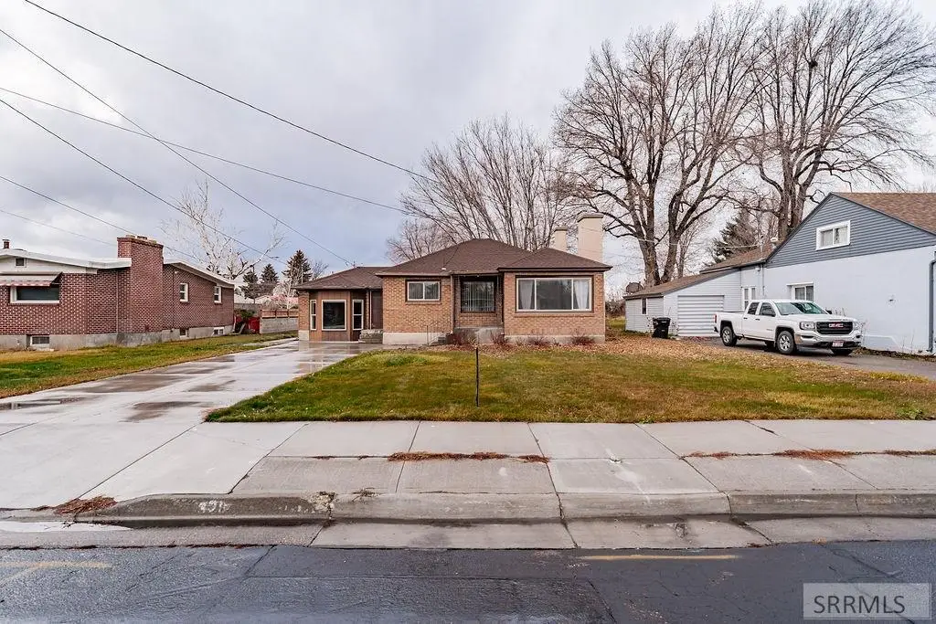 328 N Park Avenue, Shelley, ID 83274 - Image #1