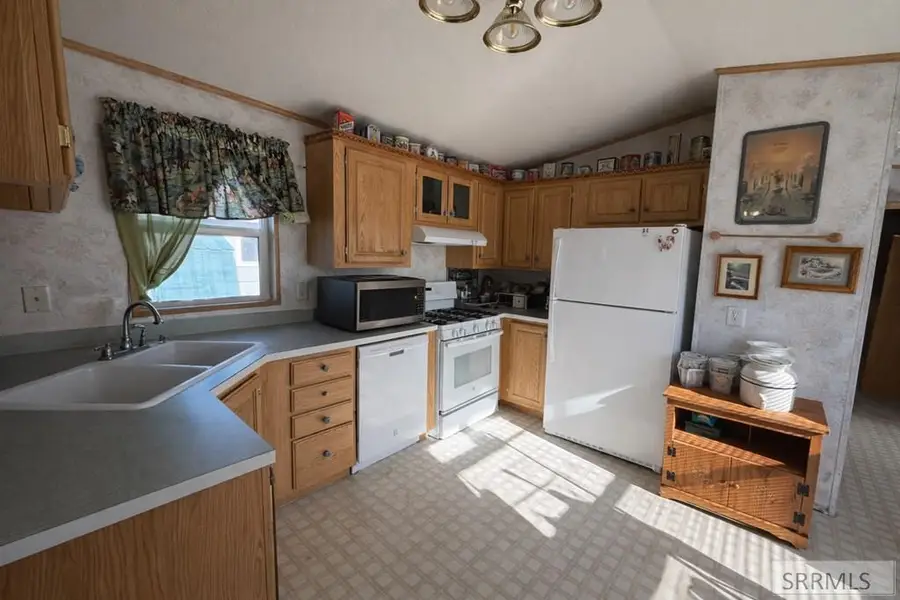 2120 Whispering Pines Drive, Idaho Falls, ID 83401 - #3