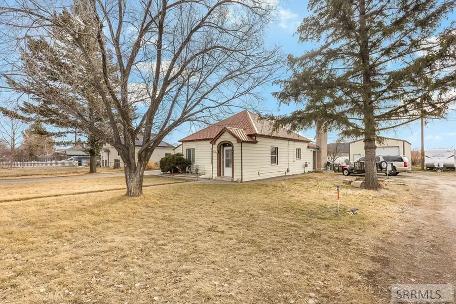 3242 Lincoln Road, Idaho Falls, ID 83401 - #3