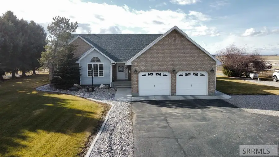 1044 1000 E, Shelley, ID 83274 - #2