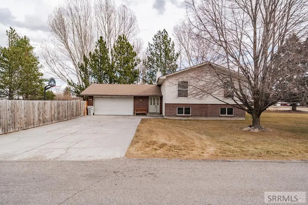 3 660 W, Blackfoot, ID 83221 - #1