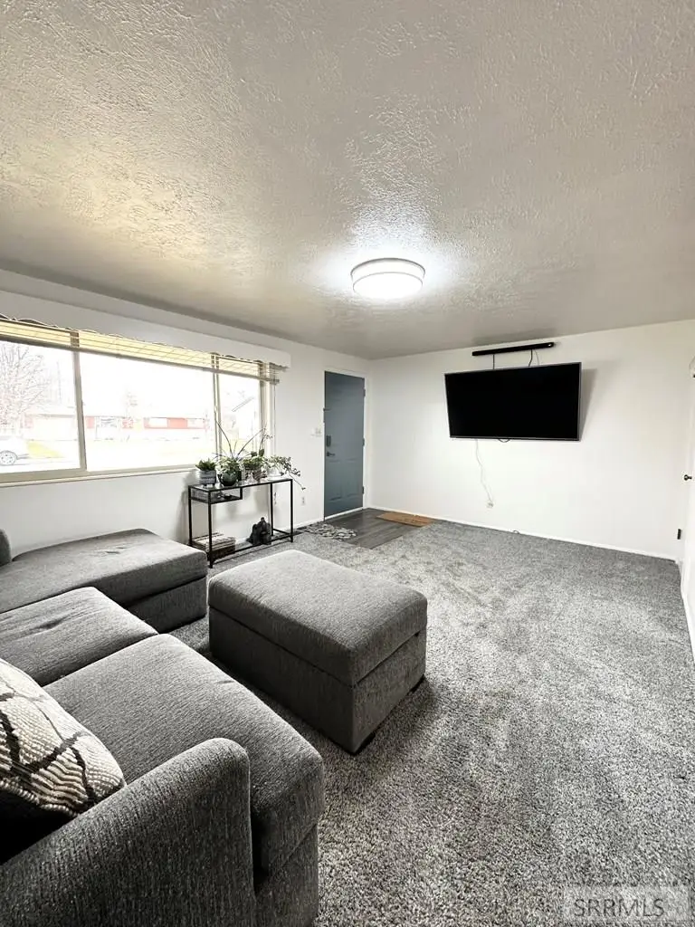 1820 Falcon Drive, Ammon, ID 83406 - #2