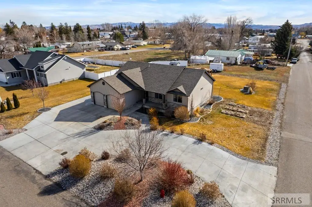 303 Park Avenue, Firth, ID 83236 - #1