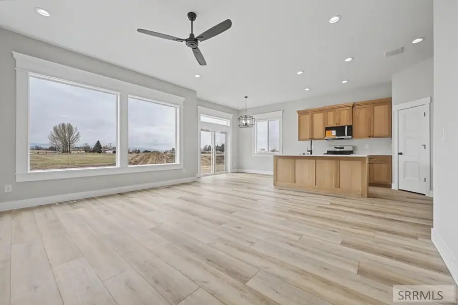 3634 Kingsboro Avenue, Ammon, ID 83406 - #2