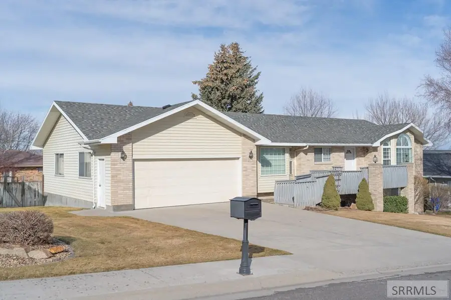 266 Nez Perce Ave, Rexburg, ID 83440 - #3