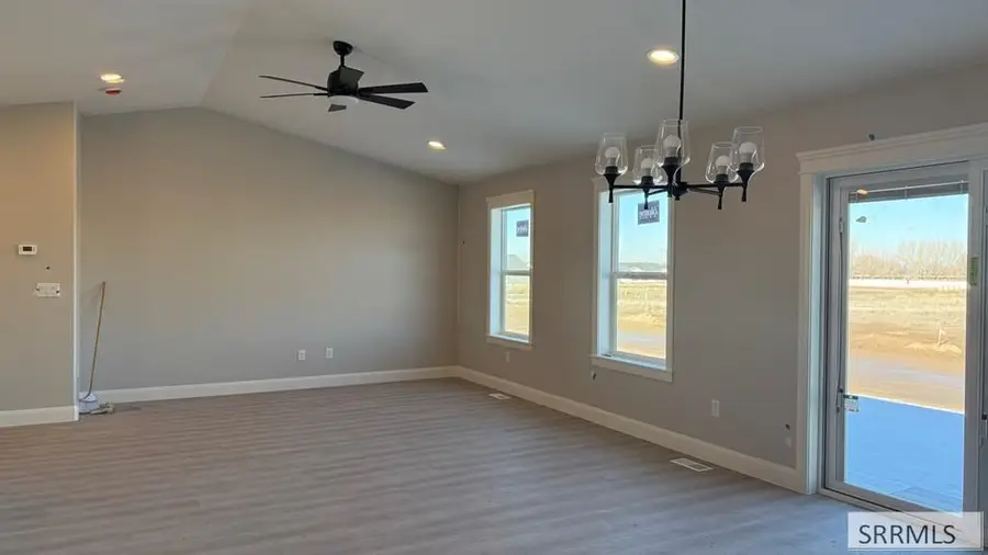 351 Copeland Dr, Idaho Falls, ID 83401 - #2