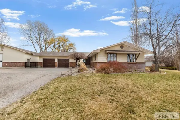 12433 1st E, IDAHO FALLS, ID 83404