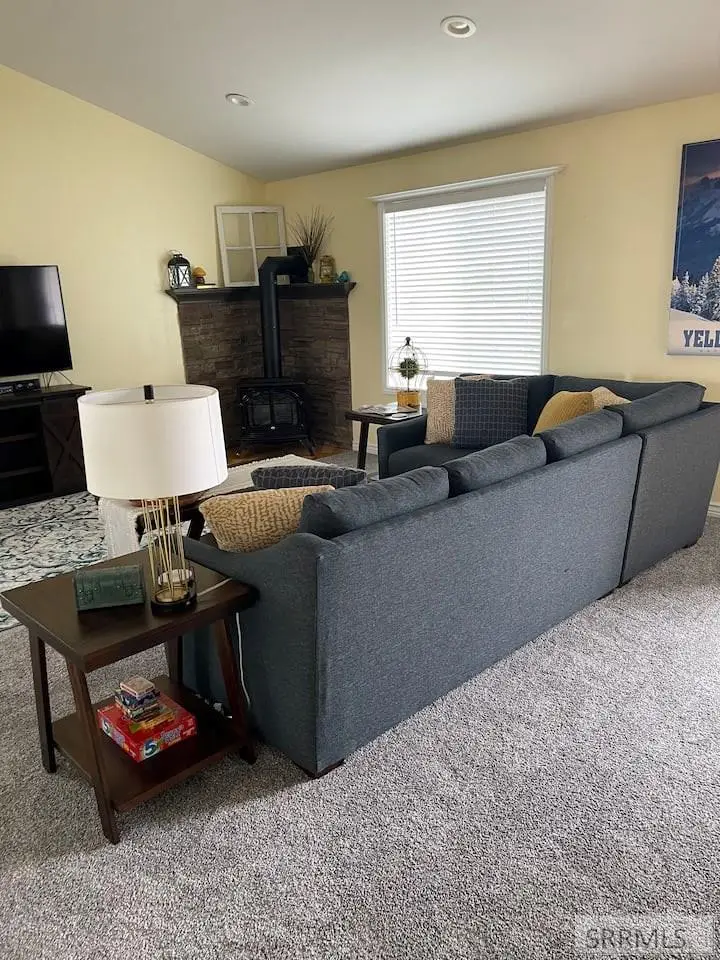 608 4th N, Saint Anthony, ID 83445 - #3