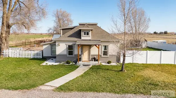 3275 650 N, MENAN, ID 83434