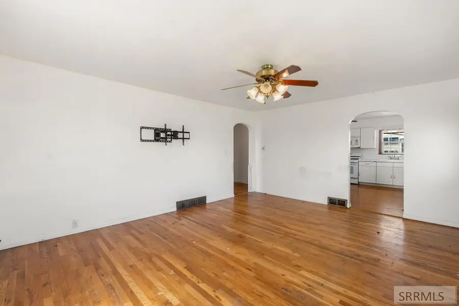 570 Park Avenue, Shelley, ID 83274 - #3