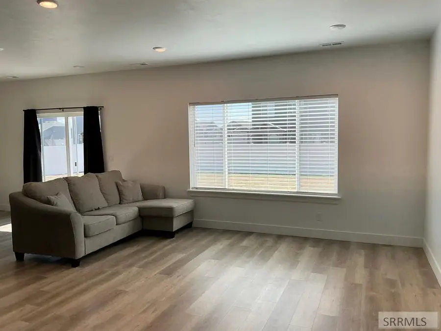 2163 690 S, Rexburg, ID 83440 - #3