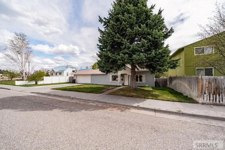 808 Cleveland Street, Idaho Falls, ID 83401 - #2