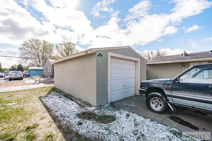1088 Irving Street, Idaho Falls, ID 83401 - #2