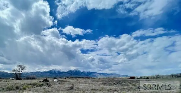 125 Crows Nest Loop, MACKAY, ID 83251
