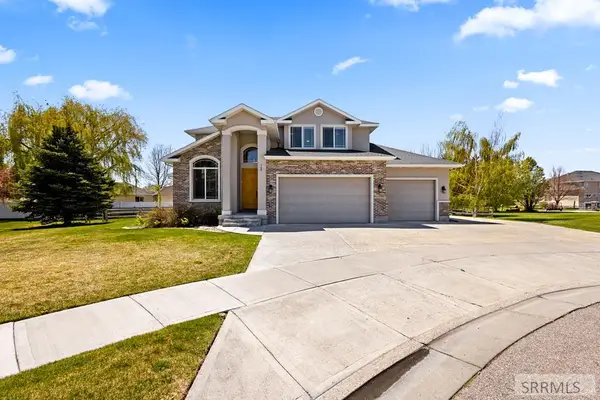 165 Fairhills Circle, IDAHO FALLS, ID 83401