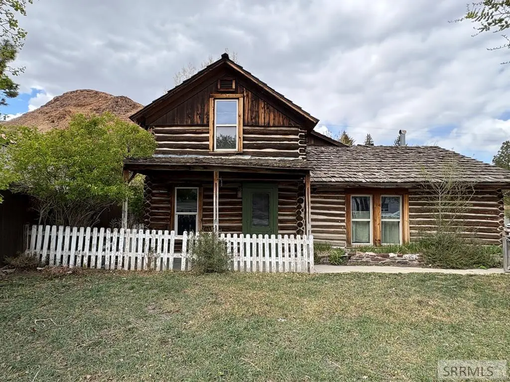 520 Main Street, Challis, ID 83226 - #1
