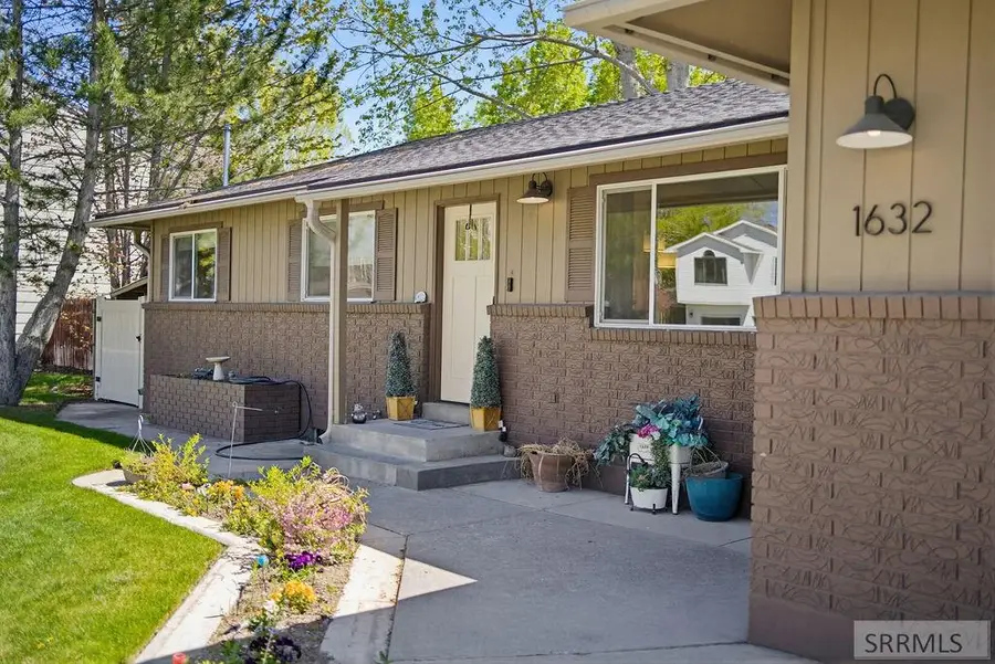 1632 Parkwood Street, Idaho Falls, ID 83401 - #3