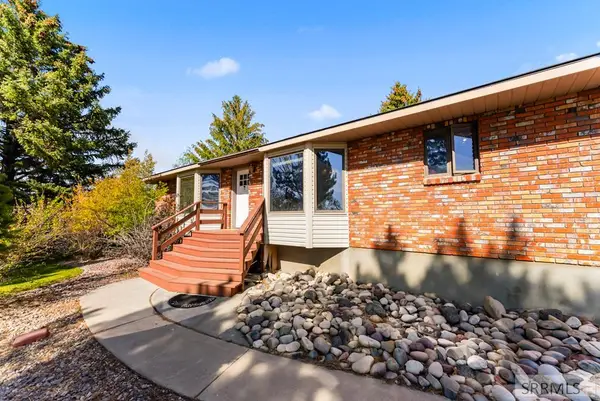 6685 Iona Road, IDAHO FALLS, ID 83401