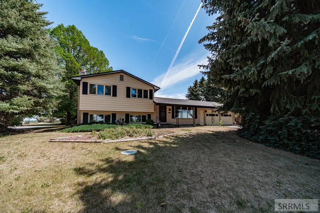 1230 45th W, Idaho Falls, ID 83402 - #1