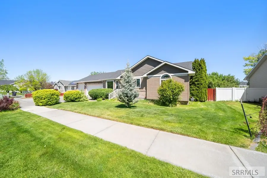 3845 Ridgeview Circle, Ammon, ID 83406 - #3