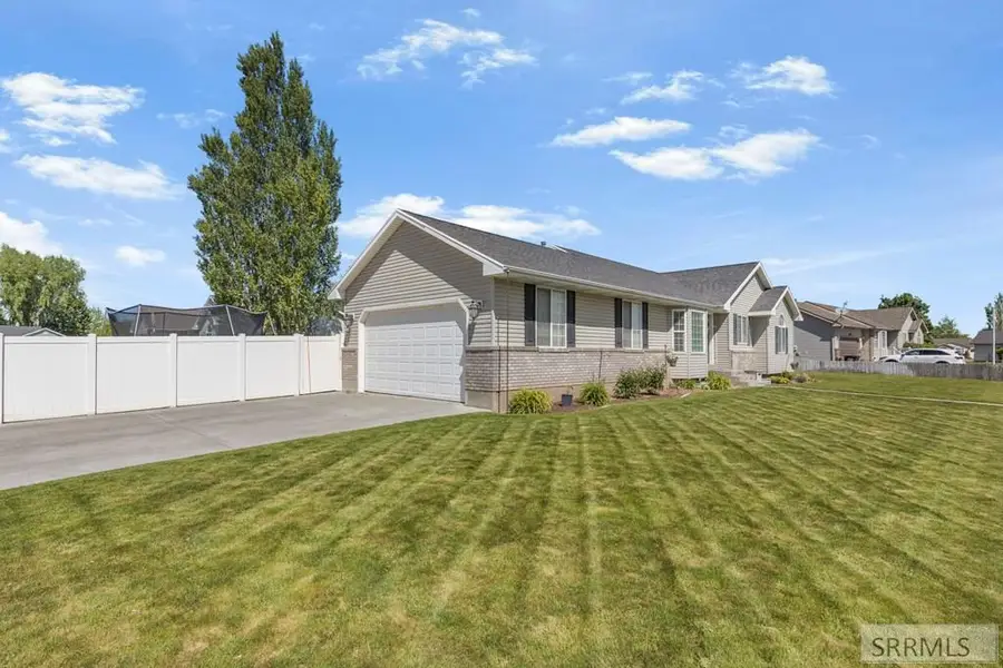 3840 Summerwood Lane, Ammon, ID 83406 - #2