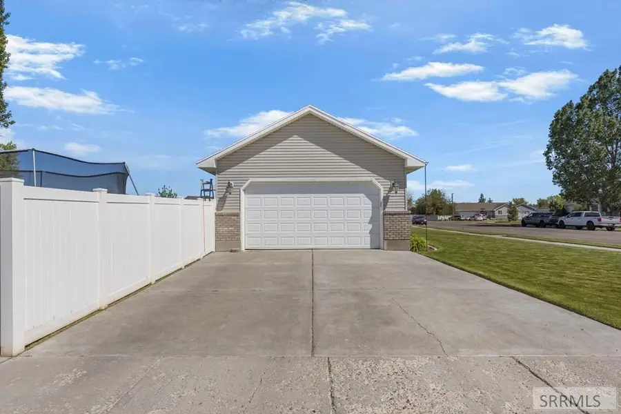 3840 Summerwood Lane, Ammon, ID 83406 - #3