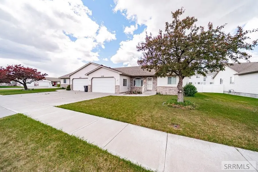 1218 Oakmeadow Circle, Ammon, ID 83406 - #2