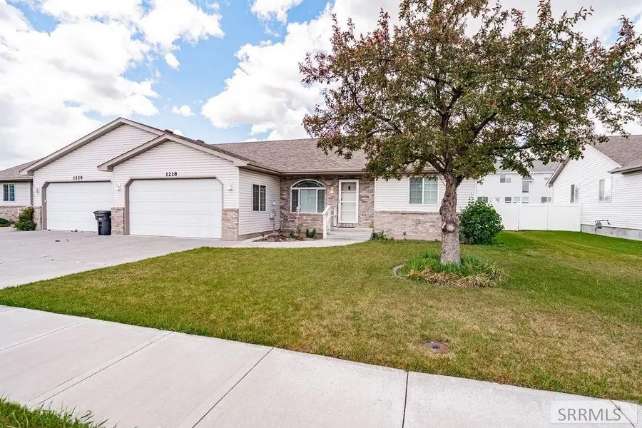 1218 Oakmeadow Circle, Ammon, ID 83406 - #3
