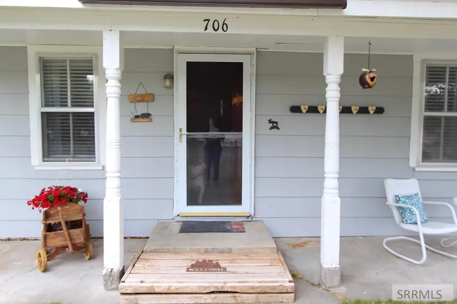 706 Park Avenue, Mackay, ID 83251 - #3