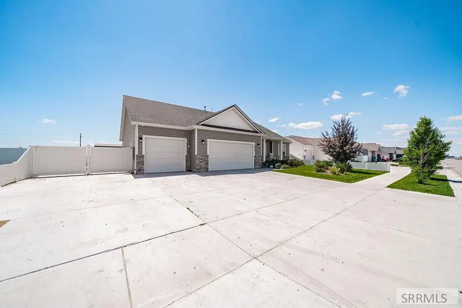 2910 Larson Drive, Idaho Falls, ID 83401 - #2