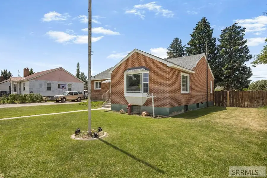 810 Main Street, Grace, ID 83241 - #2