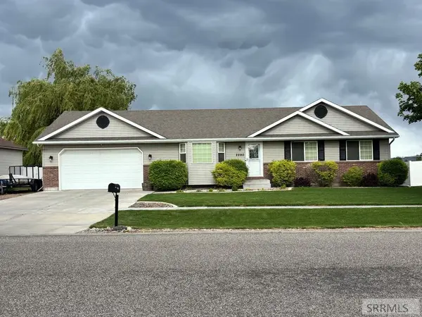 2890 Azure Drive, IDAHO FALLS, ID 83401