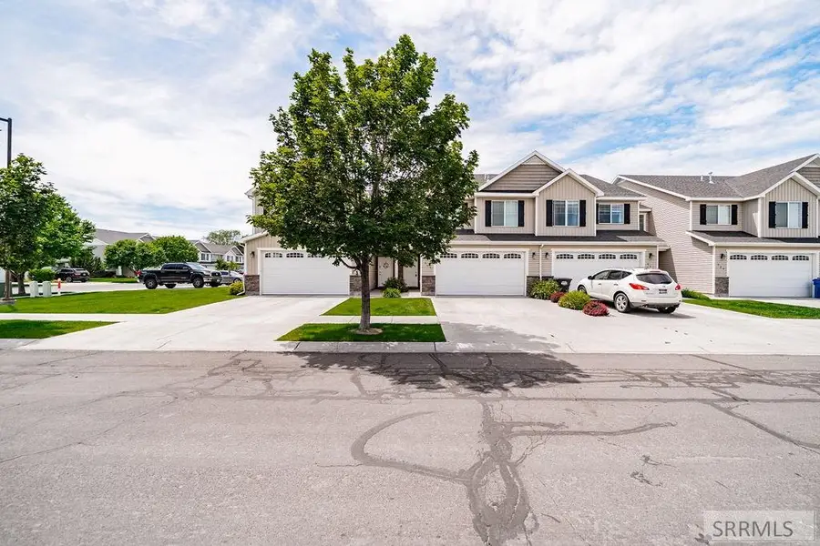 945 2400 W, Rexburg, ID 83440 - #2