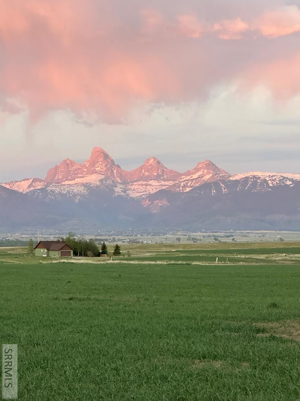 8420 Fawn Ridge Lane, TETONIA, ID 83452